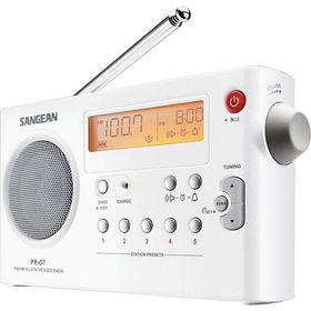 White Portable Digital AM/FM Radioportable 