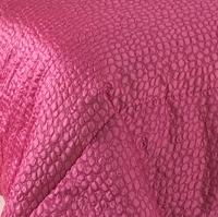 Cool Croc Full / Queen Quilt with 2 Shams Color: Fuschia