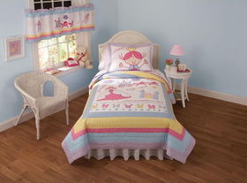 Princess and the Magic Castle Full /Queen Quilt with 2 Shamsprincess 