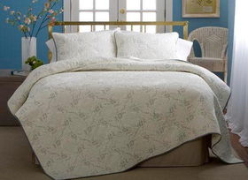 Classica Full / Queen Quilt with 2 Shamsclassica 