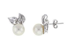Flower Cultured Pearl Earrings : 14K White Goldflower 