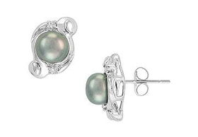 Cultured Pearl and Diamond Earrings : 14K White Gold - 0.05 CT Diamondscultured 