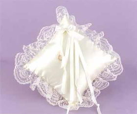 Ivory Square Satin & Lace Pillow Case Pack 1ivory 