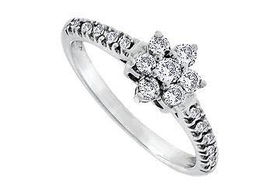 Flower Diamomd Ring : 14K White Gold - 0.50 CT Diamonds - Ring Size 9.5