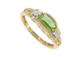 Diamond and Peridot Ring; 14K Yellow Gold - TGW 1.00 CT - Ring Size 9.0