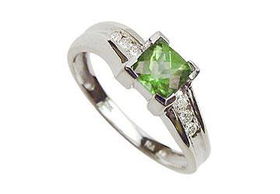 Peridot and Diamond Ring : 14K White Gold - 1.00 CT TGW - Ring Size 9.0peridot 