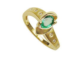 Emerald and Diamond Ring : 14K Yellow Gold - 0.75 CT TGW - Ring Size 9.5emerald 