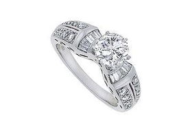 Diamond Engagement Ring : 14K White Gold - 1.00 CT Diamonds - Ring Size 9.0