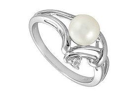 Cultured Pearl and Diamond Ring : 14K White Gold - 0.02 CT Diamonds - Ring Size 9.5cultured 