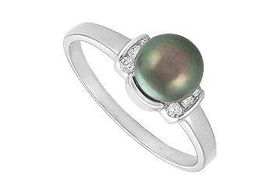 Cultured Pearl and Diamond Ring : 14K White Gold - 0.10 CT Diamonds - Ring Size 9.5cultured 