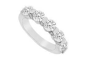 Diamond Wedding Band : 14K White Gold - 0.25 CT Diamonds - Ring Size 9.5diamond 