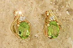 Oval 1.0CTTW Peridot Gold Stud Earringsoval 