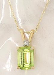 Peridot and Diamond Gold Pendant Necklaceperidot 