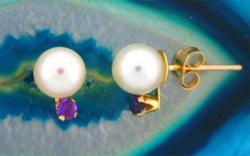 Pearl and Amethyst Gold Stud Earringspearl 