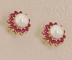 Pearl and Ruby 14K Gold Stud Flower Earringspearl 