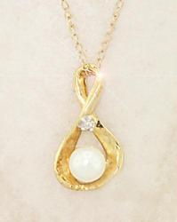 White Pearl Genuine Gold Pendant Necklace