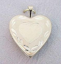 14K GOLD HEART LOCKET PENDANTgold 