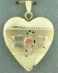 Ladies 14K Gold Engraved Heart Locketladies 