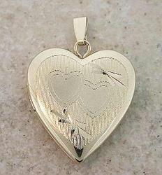 VINTAGE 14KT GOLD LOCKET PENDANTvintage 