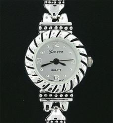 Stainless Steel Geneva Decorative Toggle Watchstainless 