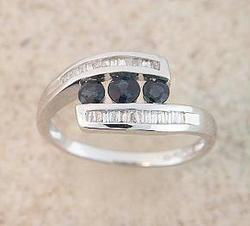 SAPPHIRE DIAMOND WHITE GOLD BAND RINGsapphire 