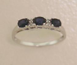 Oval Sapphire and Diamond 14K White Gold Ringoval 