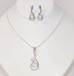 Handmade Water Pearl Necklace and Earring Set