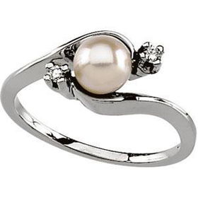 14K White Gold Cultured Pearl & Diamond Ringwhite 