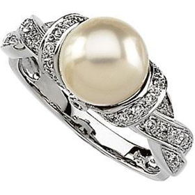 14K Yellow Gold Freshwater Cultured Pearl & Diamond Ringyellow 
