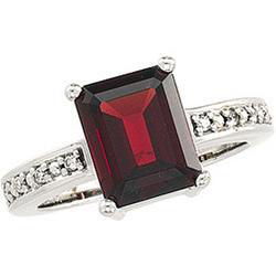 14K White Gold Mozambique Garnet & Diamond Ringwhite 