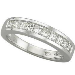 14K White Gold Channel Set Princess Cut Diamond Band Ring (0.75 ctw)white 
