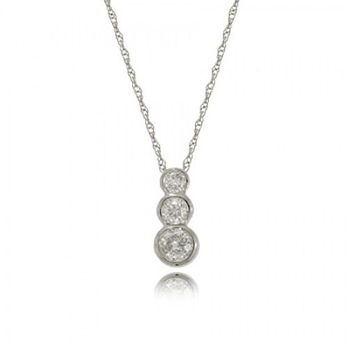 Diamond Pendant in 14k White Gold Graduated Design