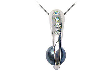 Cultured Pearl and Diamond Pendant : 14K White Gold - 0.10 CT Diamonds