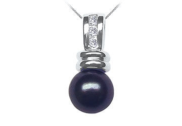 Cultured Pearl and Diamond Pendant : 14K White Gold