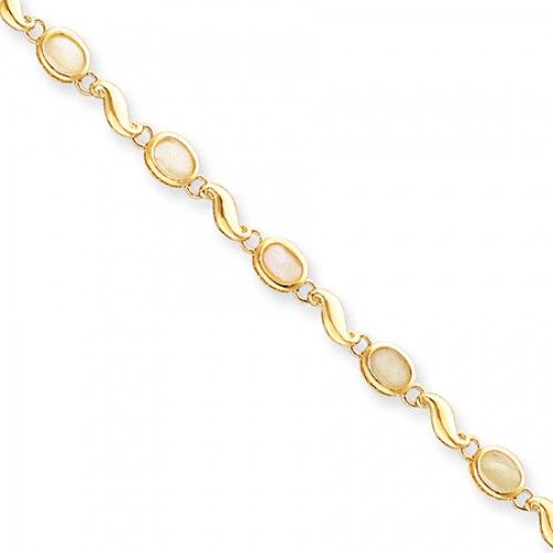 Women'S Oval Shape Opal Bracelet in 14kt Yellow Gold - Remarkable