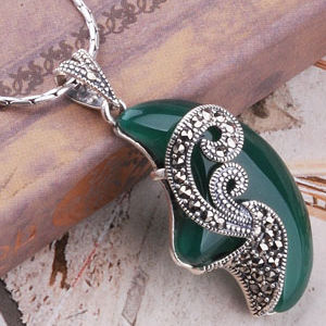 Gorgeous Green Agate Natural Stone Jewelry Thai Silver for Women's Retro Fashion (w/ NECKLACE)
