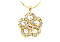 Diamond Flower Pendant : 14K Yellow Gold - 0.55 CT Diamonds