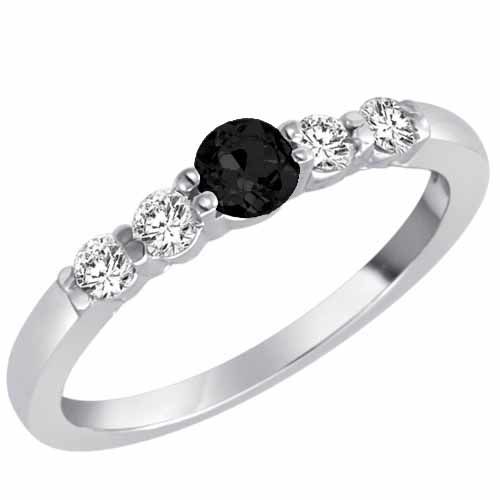 Platinum 5 Stone Center Graduated Onyx and Diamond Band Ring (2/5 cttw)
