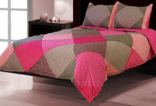 Pretty in Pink Full / Queen Comforter With 2 Shams
