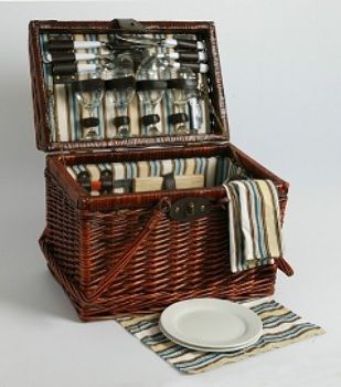 Willow picnic basket for 4