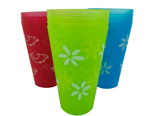 Plastic tumbler set