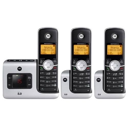 Motorola DECT 6.0 Cordless Phone with Answering System and 3 Handsets