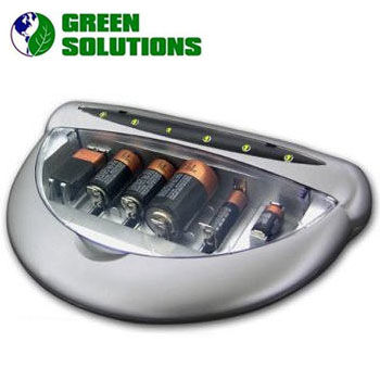 UNIVERSAL BATTERY CHARGER Charges Regular and Rechargeable Batteries