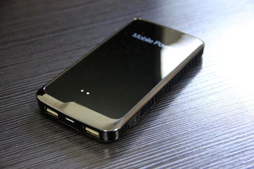 Portable Power Bank Universal 6000mah for iPhone, Samsung Galaxy note in Black Color