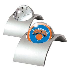 New York Knicks NBA Spinning Desk Clockyork 