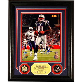Randy Moss Autographed Photo Mint (First Signing as a Patriot)randy 